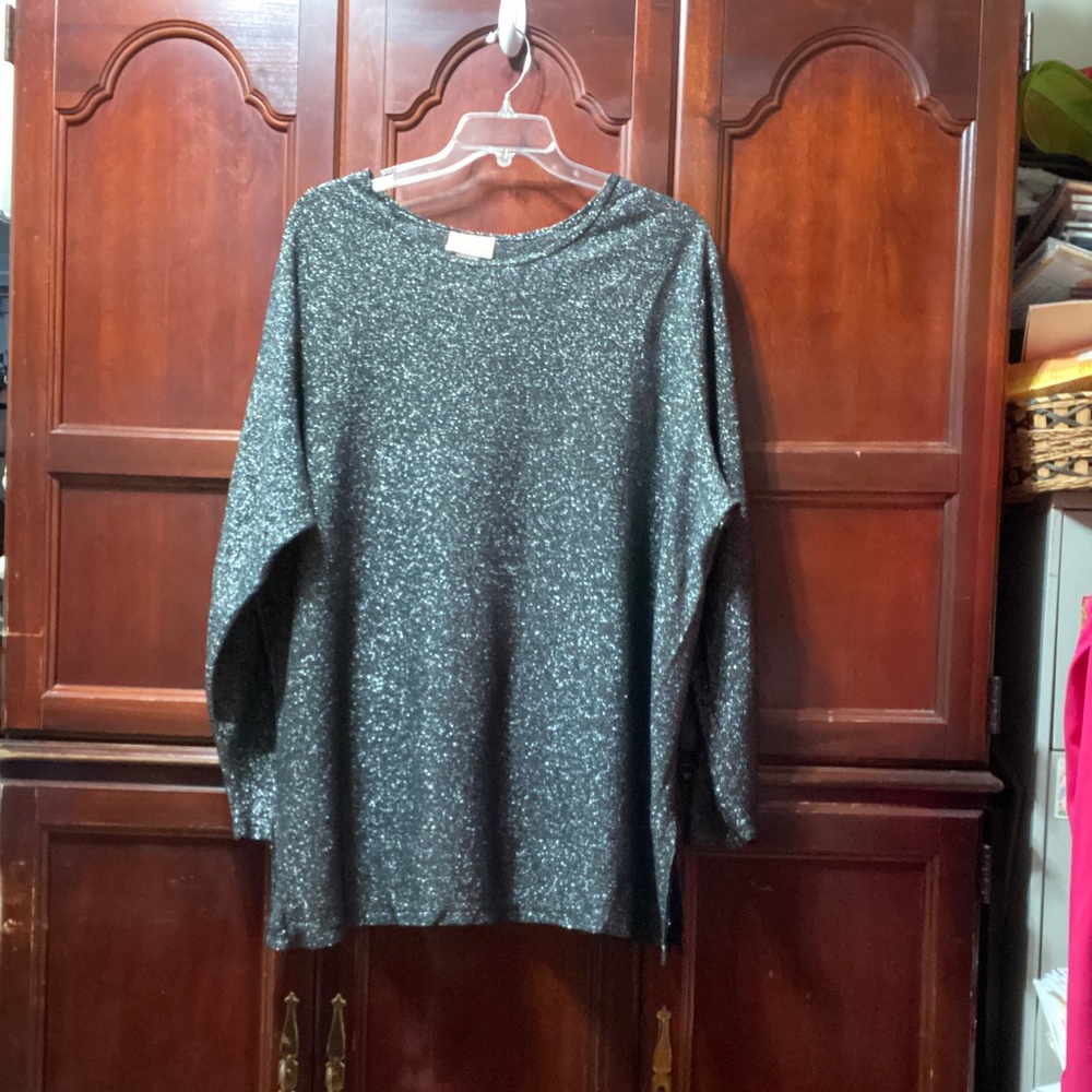 Roaman’s vintage plus size 3X black with silver thread Long Sleeve tunic